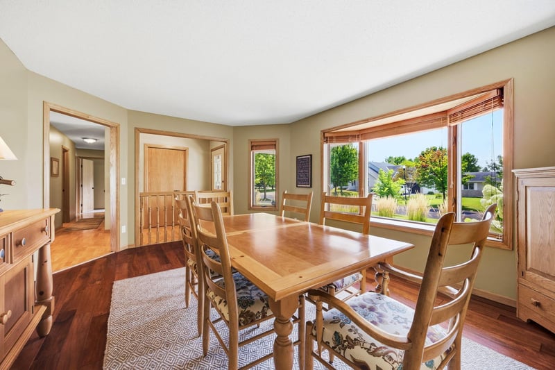 137 Elk Dr SE, Hutchinson, MN 55350