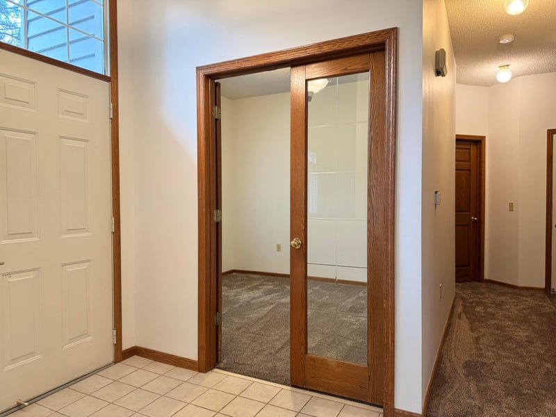 2488 Lockwood Dr #10, Mendota Heights, MN 55120