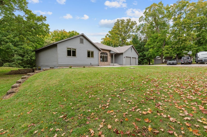 37863 186th Ave, Avon, MN 56310