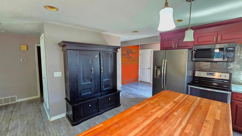 312 4th St S, Gaylord, MN 55334