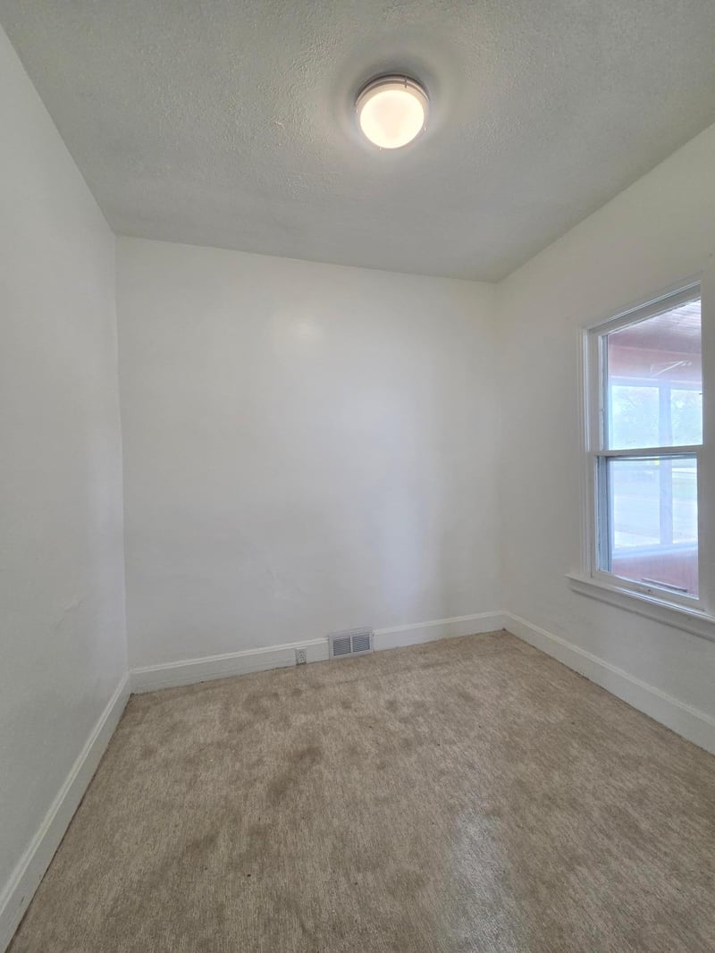 1005 W Broadway St, Winona, MN 55987
