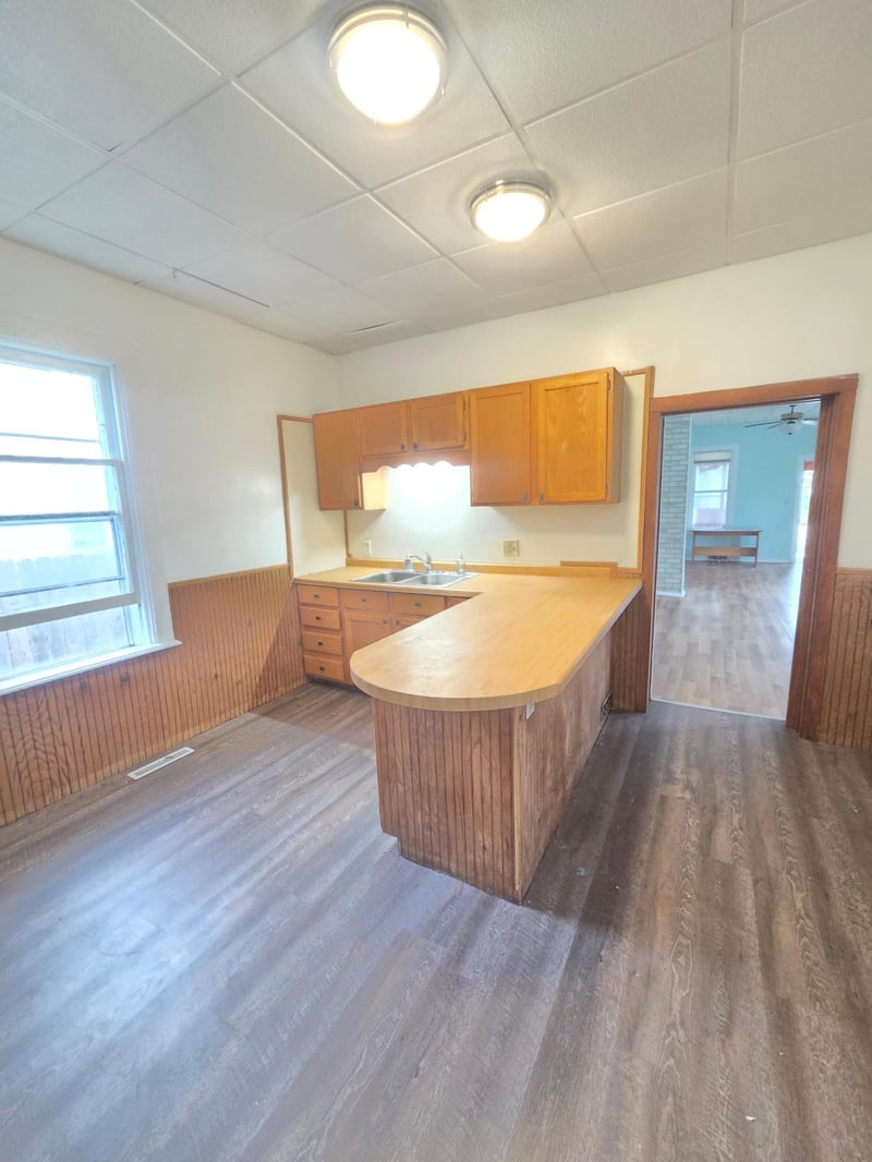 1005 W Broadway St, Winona, MN 55987