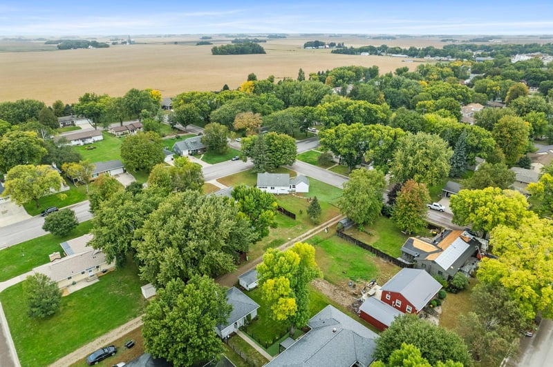 900 Park St S, Fairfax, MN 55332