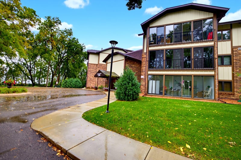 7200 Cahill Rd #106, Edina, MN 55439