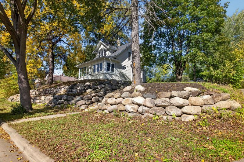 623 Iowa Ave E, Saint Paul, MN 55130