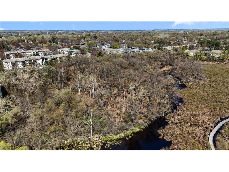 556 County Road C, Roseville, MN 55113