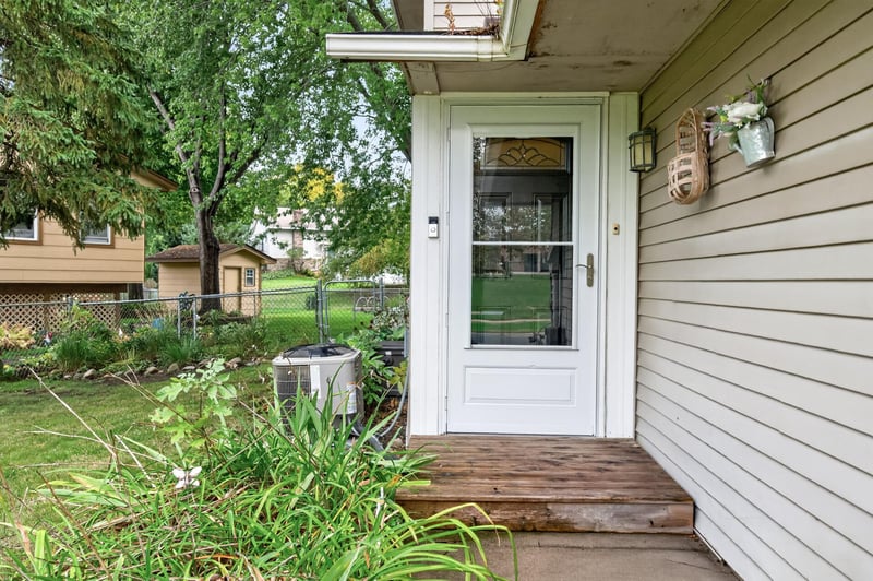 14014 Park Ave, Burnsville, MN 55337