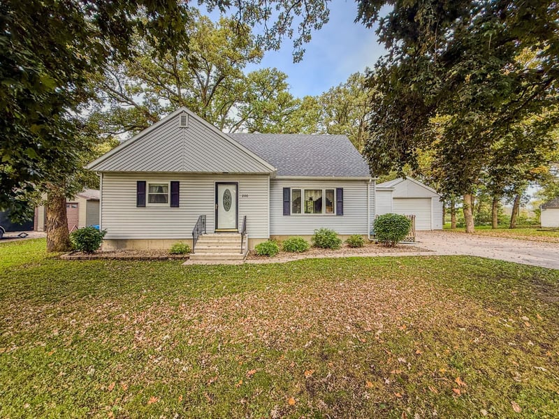 200 4th St NW, Rose Creek, MN 55970
