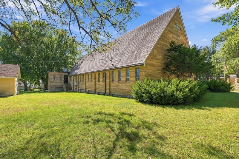 306 4th St, Danube, MN 56230