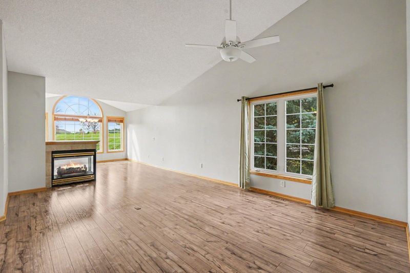 8950 Deer Run Ct, Victoria, MN 55386