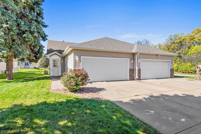 1912 Eastridge Ct, Stillwater, MN 55082