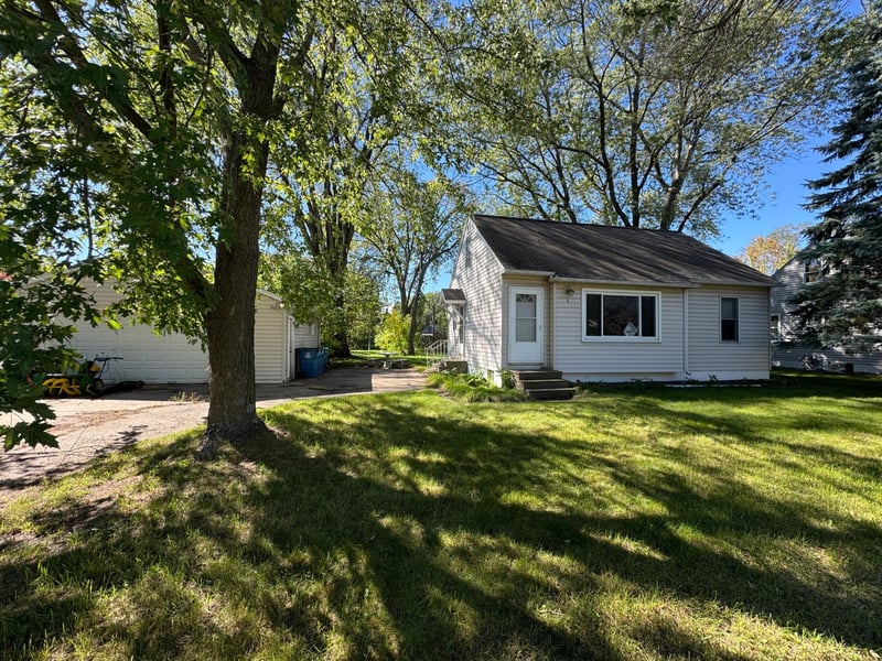1 Pine Dr, Circle Pines, MN 55014