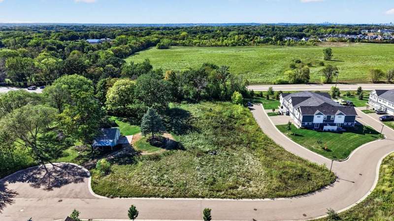 4930 Radio Dr, Woodbury, MN 55129