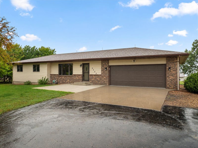 2250 Country Trl W, Jordan, MN 55352