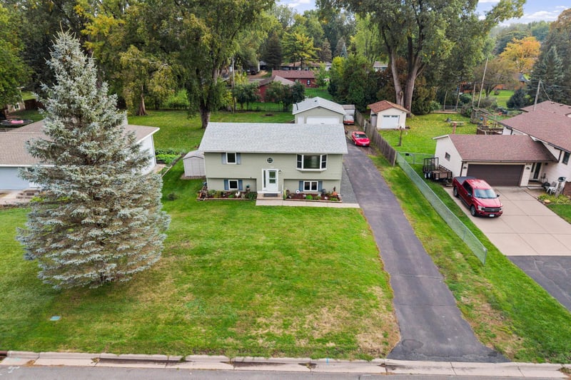 680 Hiawatha Ave, Vadnais Heights, MN 55127