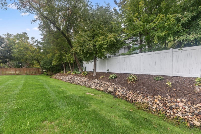 481 Marie Ave W, West Saint Paul, MN 55118