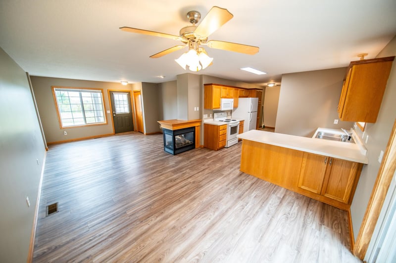 733 Baylee Pl SW, Pine Island, MN 55963