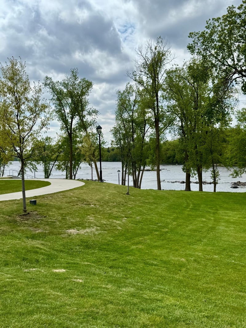 37 Portage Trl, Sauk Rapids, MN 56379