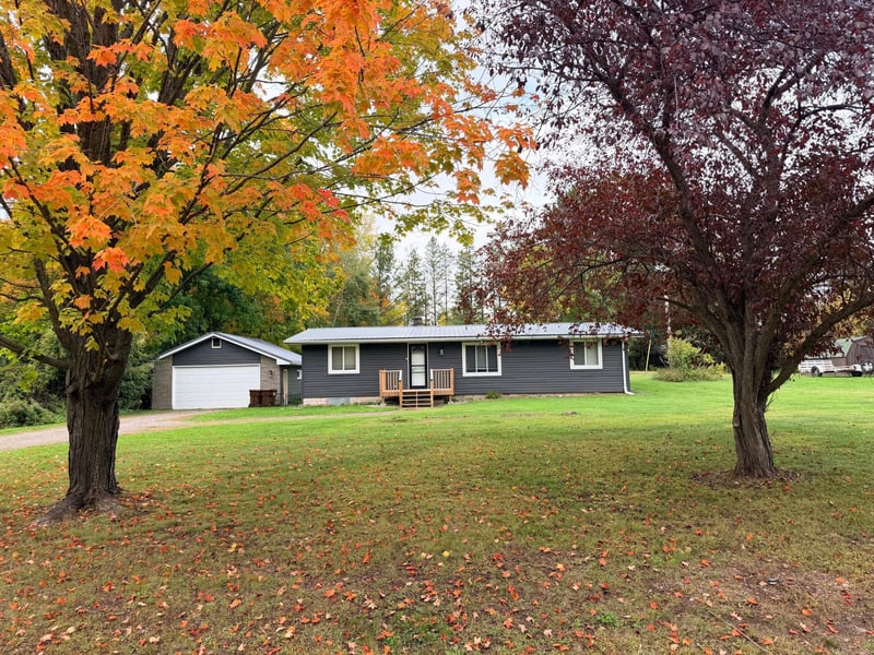 560 E Isle St, Isle, MN 56342