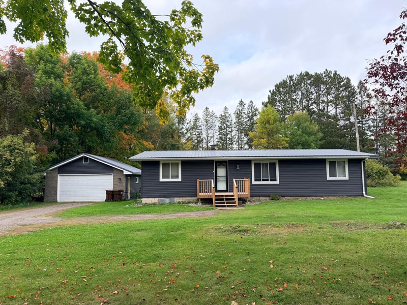 560 E Isle St, Isle, MN 56342