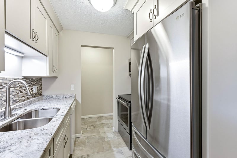 3399 Kent St #306, Shoreview, MN 55126