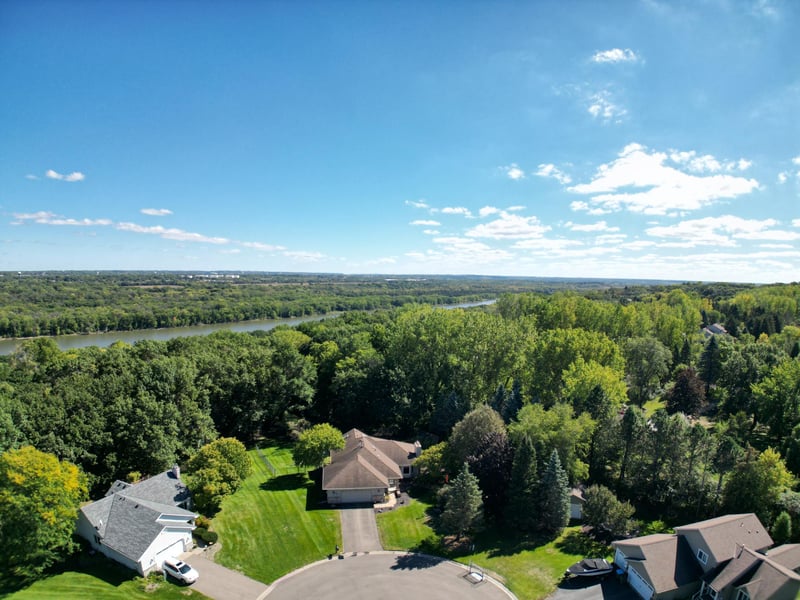 8023 Delano Ct, Inver Grove Heights, MN 55076