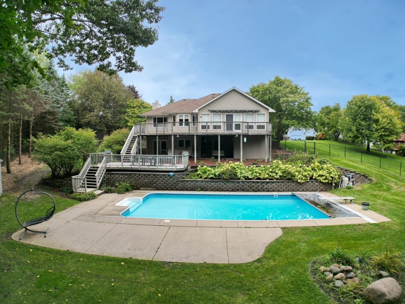 8023 Delano Ct, Inver Grove Heights, MN 55076