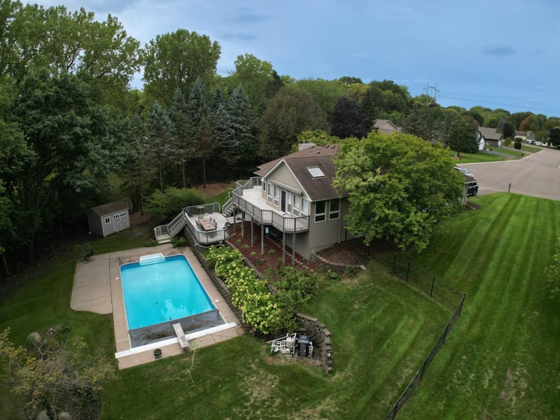 8023 Delano Ct, Inver Grove Heights, MN 55076