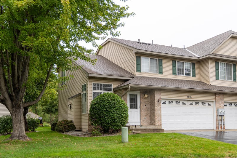 9876 Hamlet Ln S, Cottage Grove, MN 55016