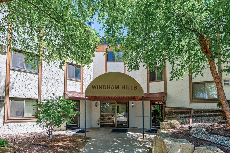 401 E Burnsville Pw #124, Burnsville, MN 55337