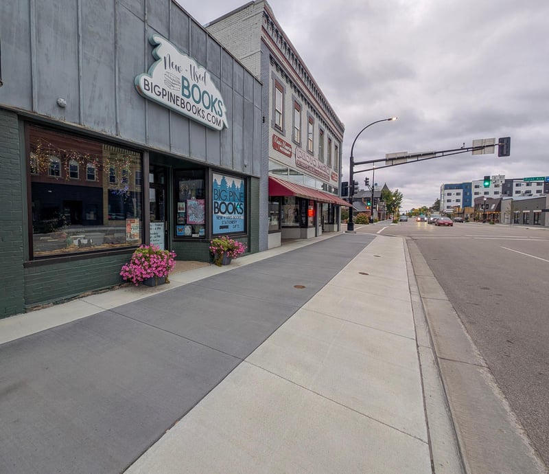 126 W Main St, Perham, MN 56573