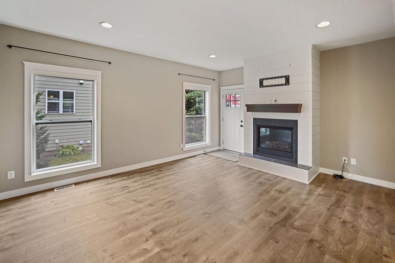 316 Prairie Way S, Bayport, MN 55003