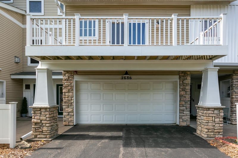 2686 New Century Pl E, Maplewood, MN 55119