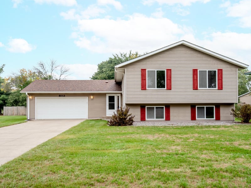 8112 Lad Pw, Brooklyn Park, MN 55443