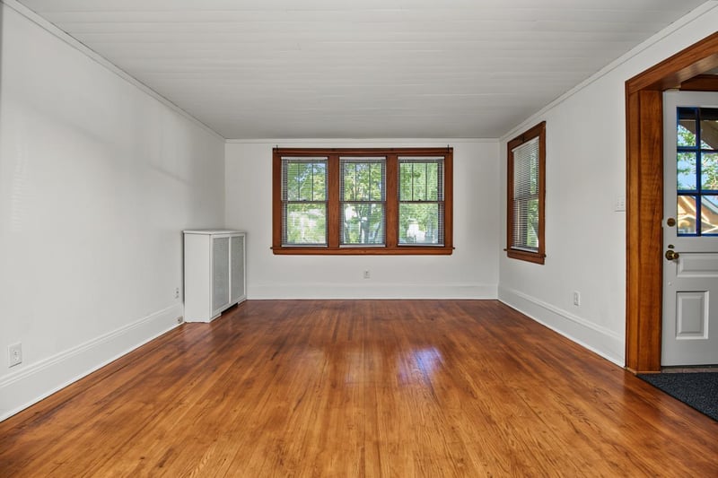 1144 Charles Ave, Saint Paul, MN 55104