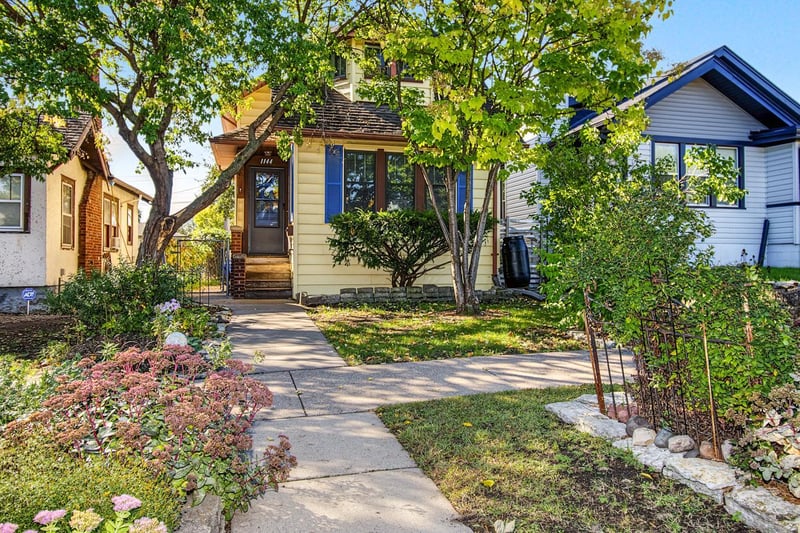 1144 Charles Ave, Saint Paul, MN 55104