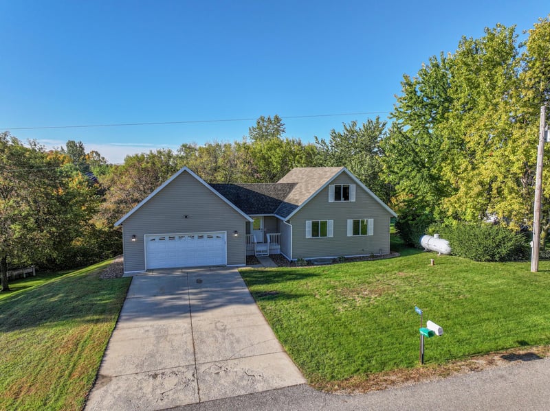 3690 Wahtomin Trl NW, Alexandria, MN 56308