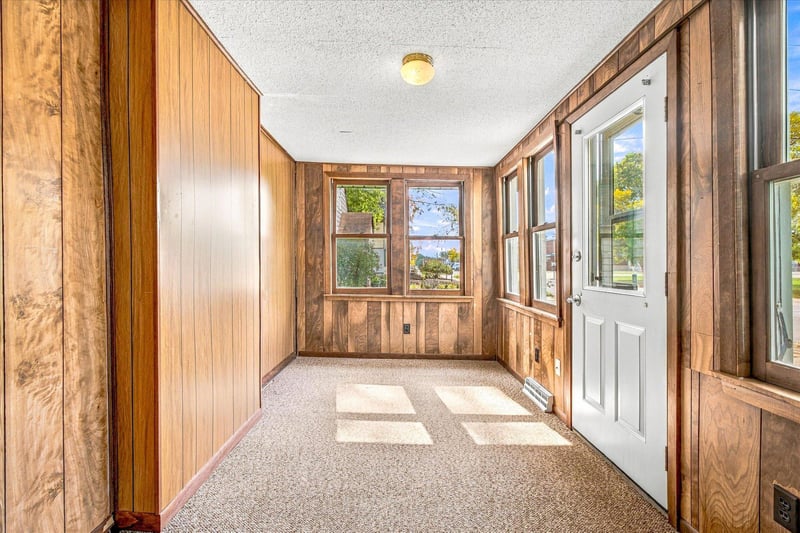 240 S Eliot Ave, Rush City, MN 55069