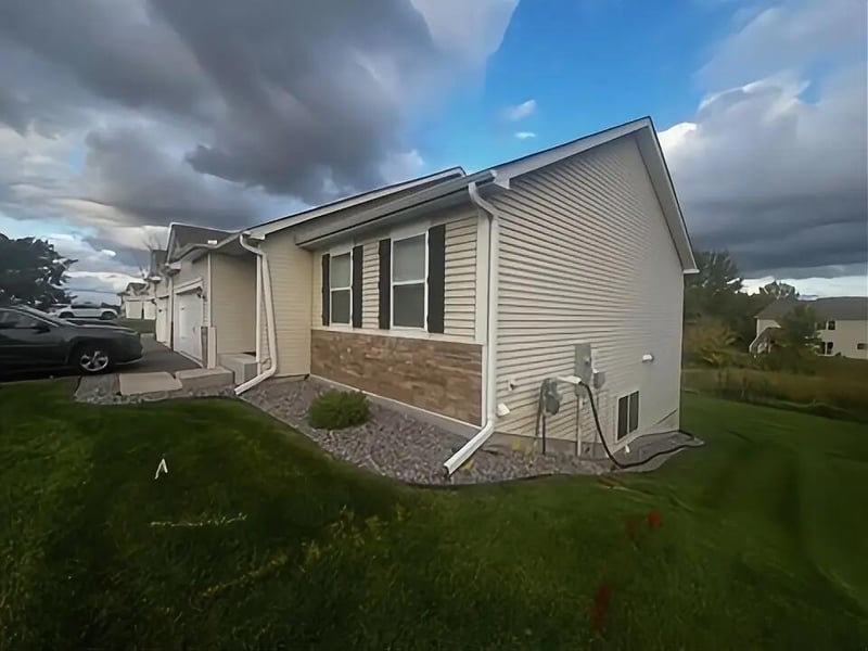 1110 Natalie Ave, Montrose, MN 55363