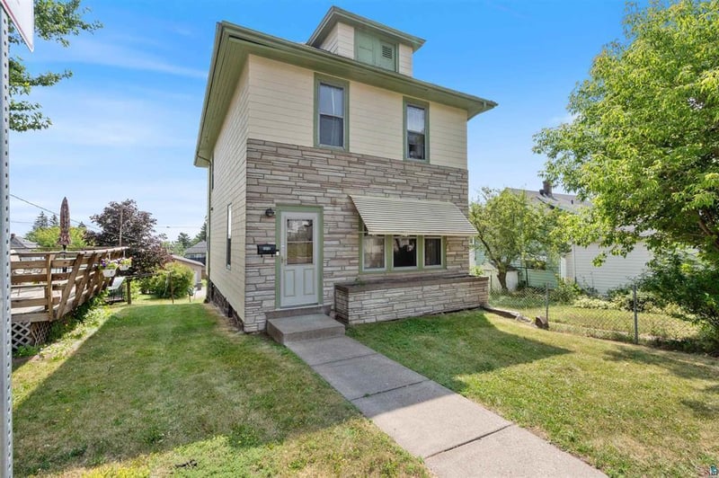 1010 E 9th St, Duluth, MN 55805