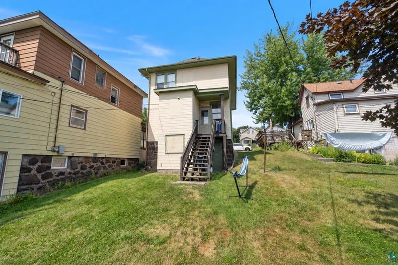 1010 E 9th St, Duluth, MN 55805