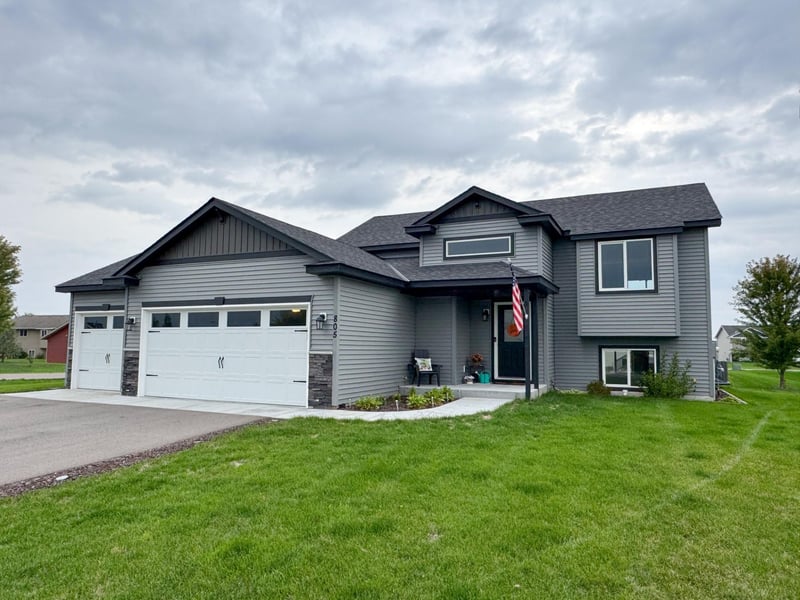 805 2 1/2 Ave SW, Rice, MN 56367