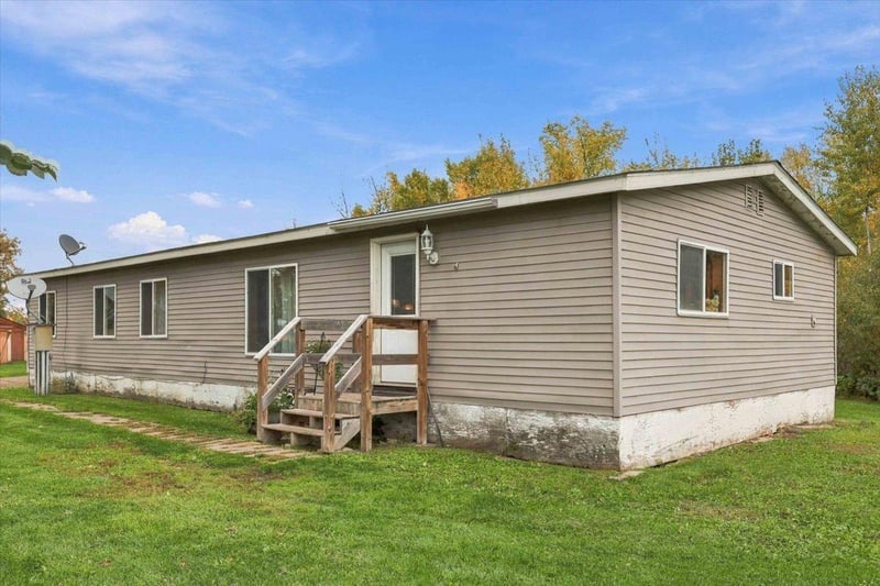 2105 300th Ave, Mora, MN 55051
