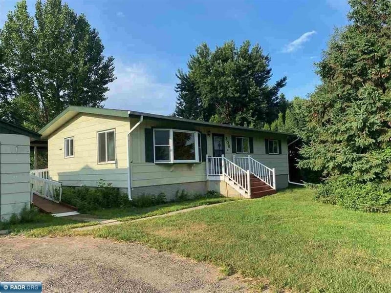 208 Andover Rd, Hoyt Lakes, MN 55750