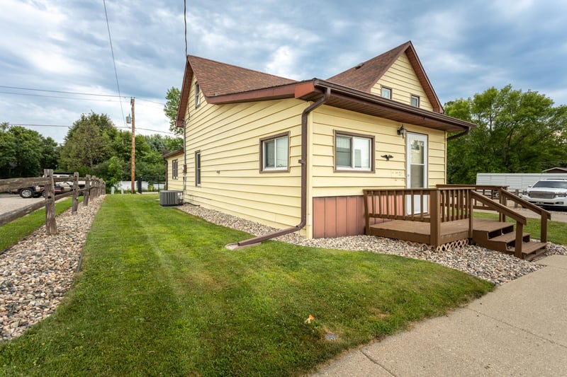 23 1st Ave SW, Glenwood, MN 56334