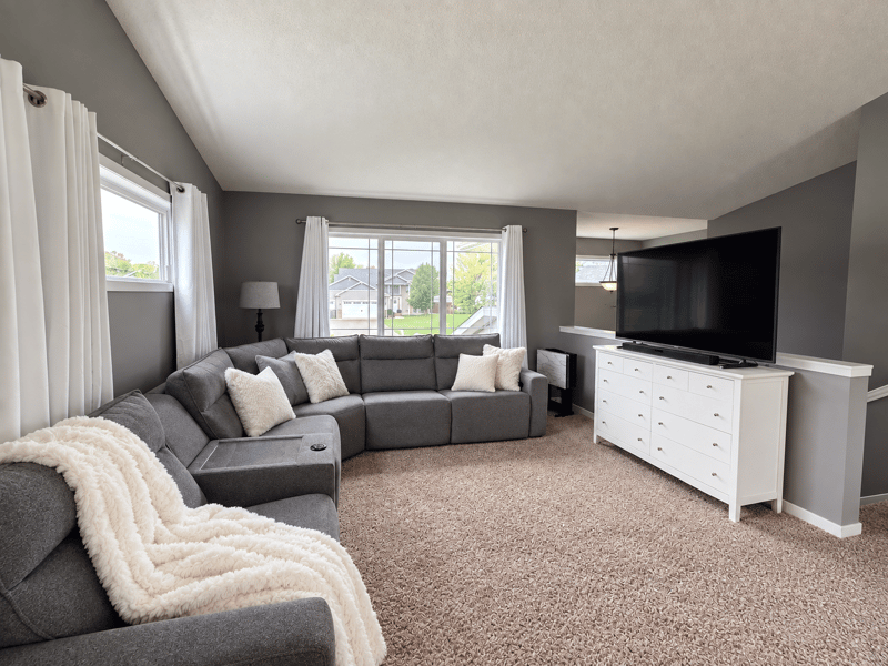 1010 Marion St SE, Isanti, MN 55040