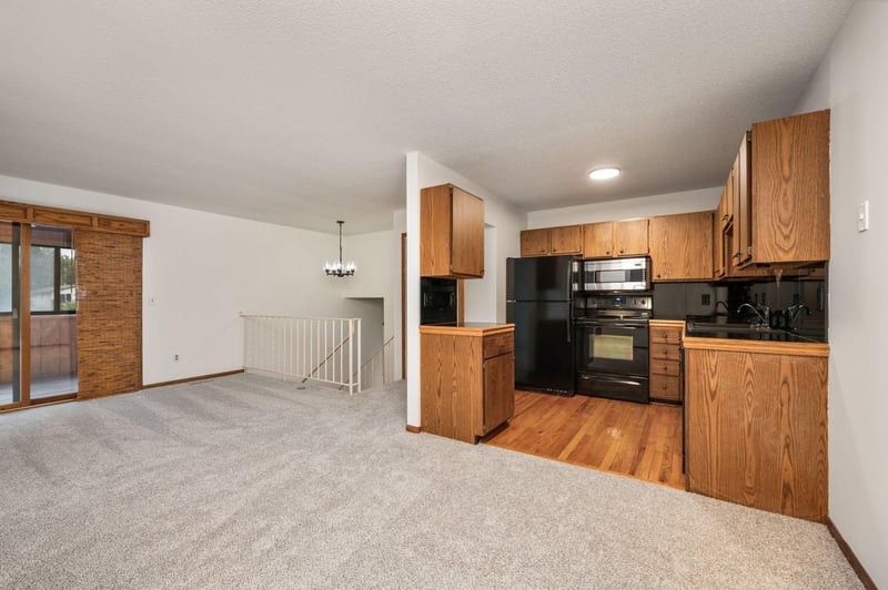 1294 105th Ave NW, Coon Rapids, MN 55433
