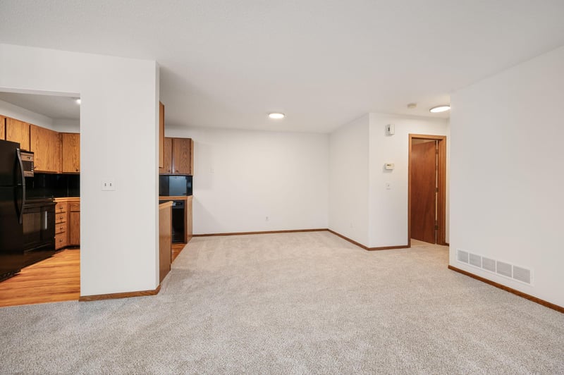 1294 105th Ave NW, Coon Rapids, MN 55433