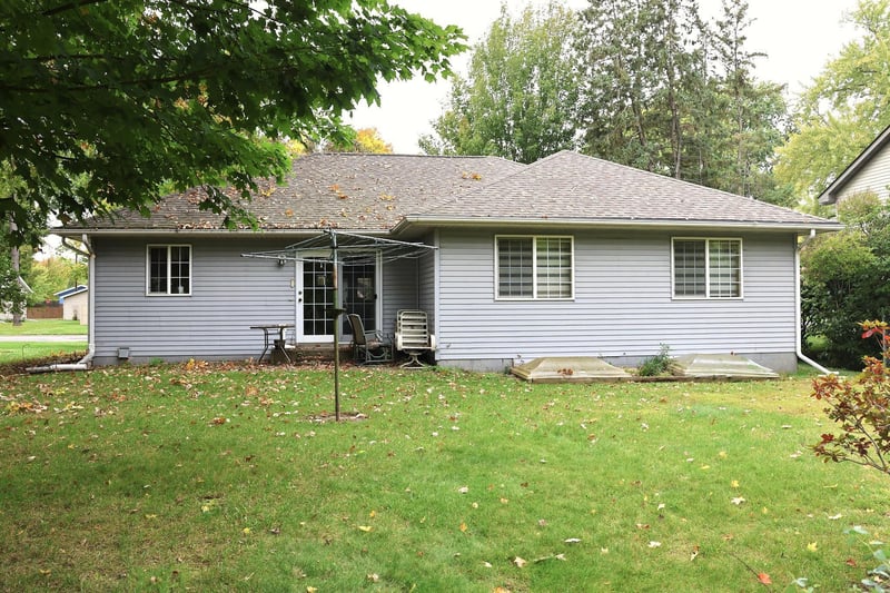 425 2nd Ave NE, Milaca, MN 56353