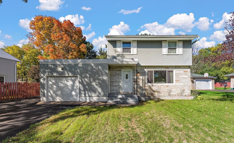 10426 6th St NE, Blaine, MN 55434